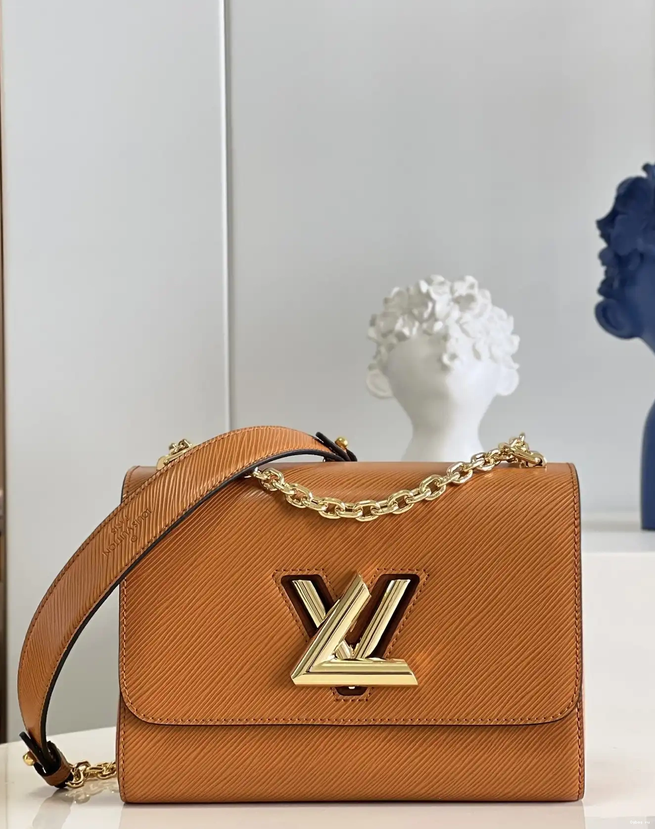 LOUIS VUITTON TWIST MM 0518